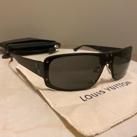 Louis Vuitton Other - Louis Vuitton Damier Limited Edition Foldable Sunglasses